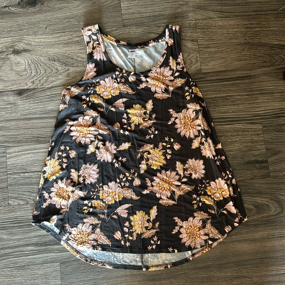 Old Navy Floral Scoop Top Size Small
